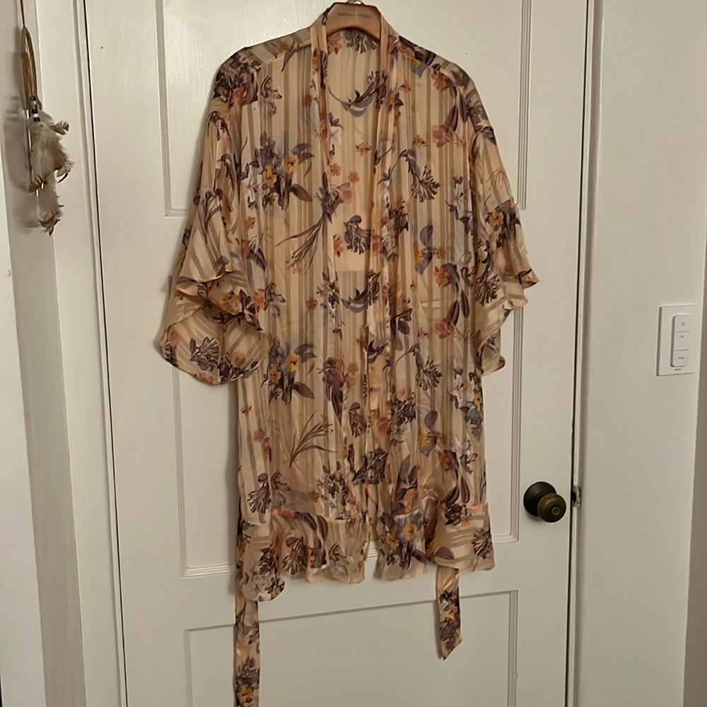 Victoria’s Secret Pink Floral Kimono